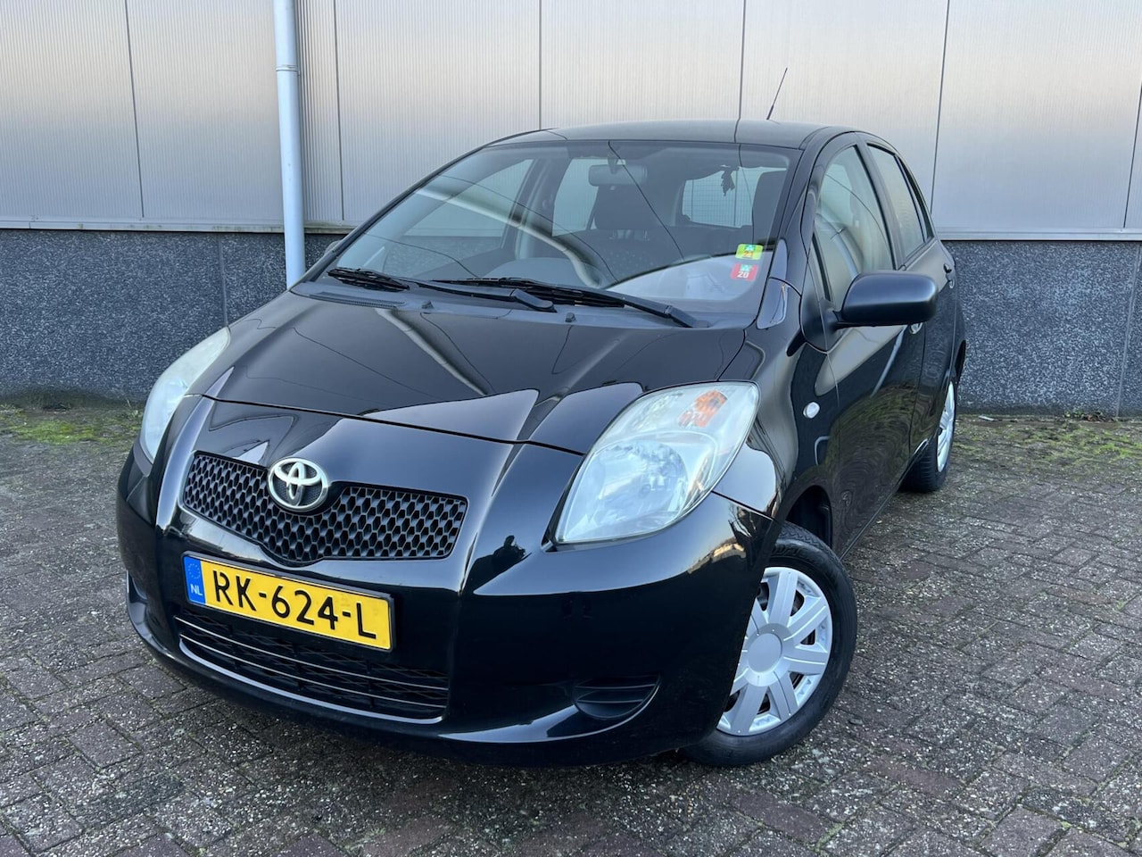 Toyota Yaris - 1.0 VVTi Elek.pakket 5drs 1 jaar APK! - AutoWereld.nl
