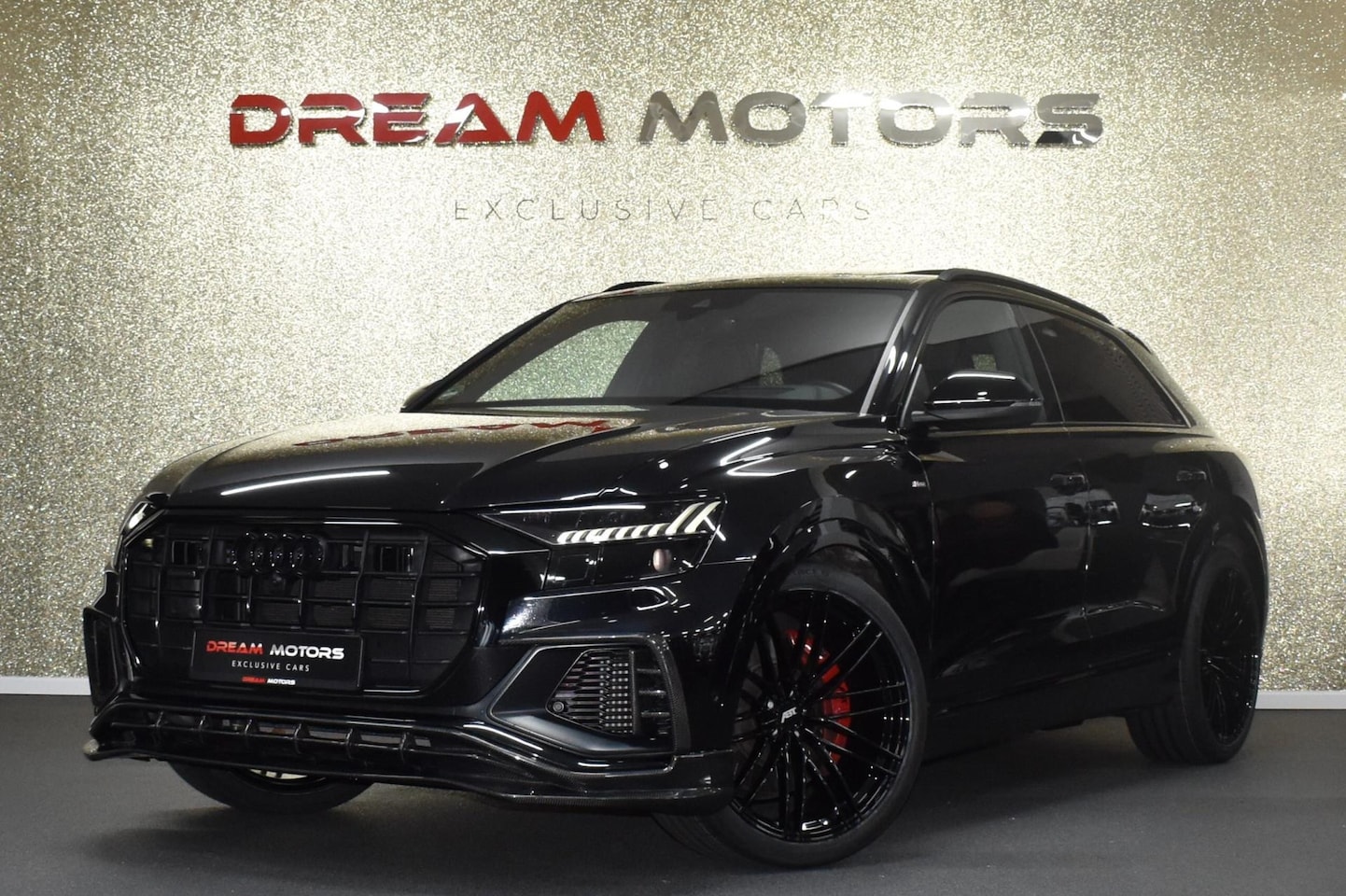 Audi Q8 - 55 TFSI e Quattro S-Line COMPETITION 381pk | AKRAPOVIC | CARBON - AutoWereld.nl