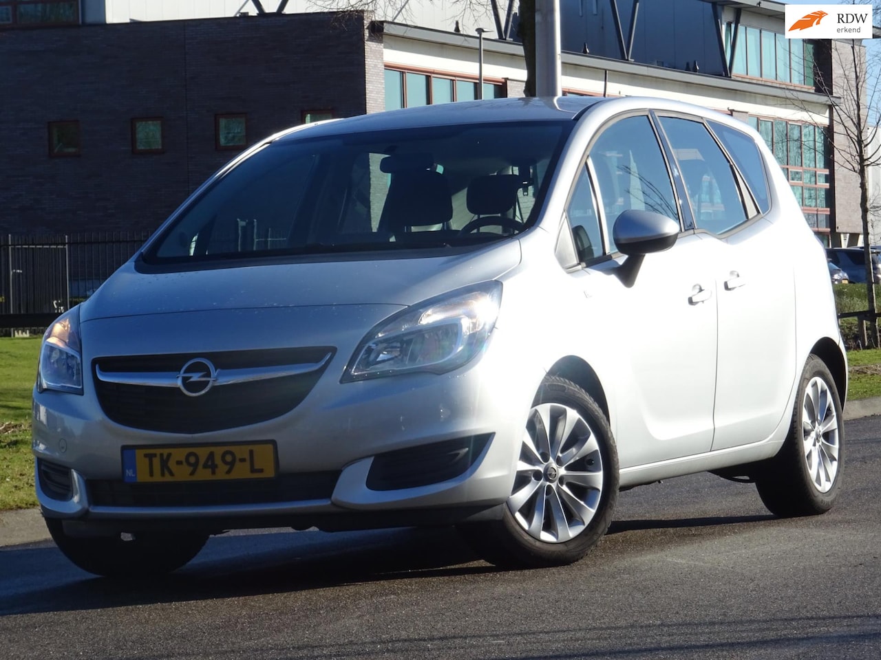 Opel Meriva - 1.4 Blitz BJ2016 NAVI/AIRCO/CRUISE/PDC/NW APK - AutoWereld.nl
