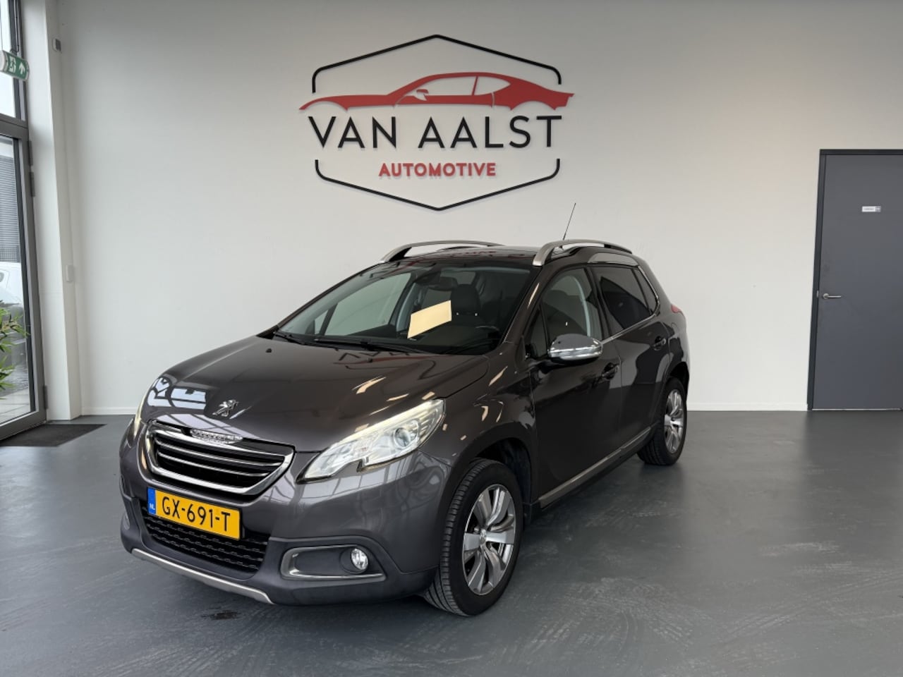 Peugeot 2008 - 1.2 PureTech Allure/ Navi/ Pano/ Trekhaak/ Leder - AutoWereld.nl