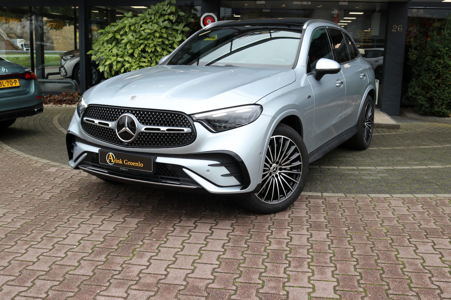 Mercedes-Benz GLC-klasse - 300e 4MATIC AMG Line Luchtvering, Panoramadak, Trekhaak, Rijassistentiepakket - AutoWereld.nl