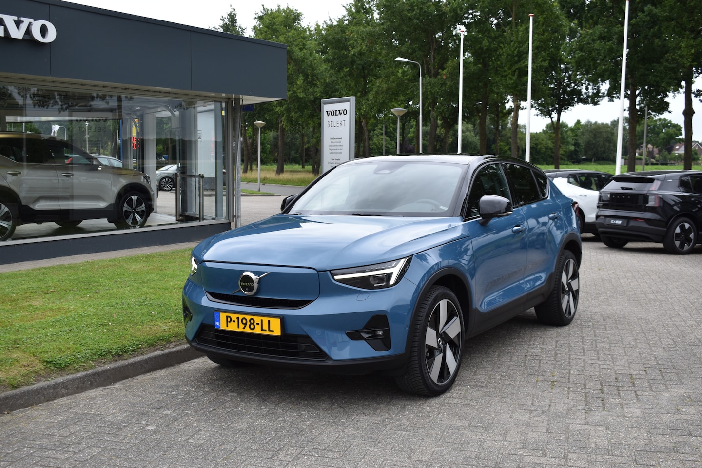 Volvo C40 - Recharge 408PK Twin Intro Edition 78 kWh | 20" LMV | Trekhaak | Harman/Kardon | Getint gla - AutoWereld.nl