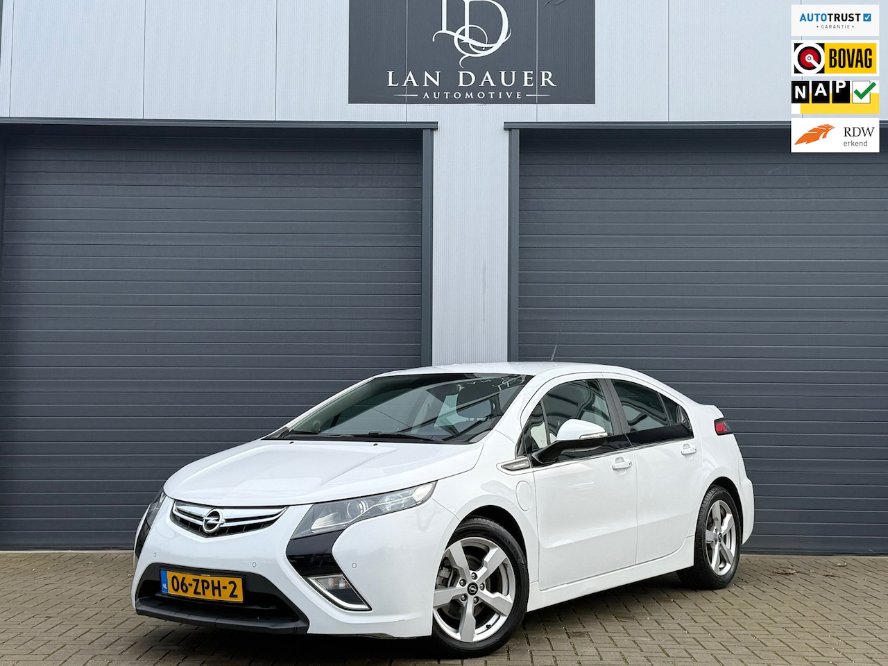 Opel Ampera - 1.4 / LEDER / Stoelverwarming / NAP / CAMERA - AutoWereld.nl