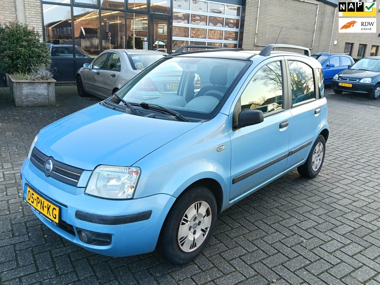 Fiat Panda - 1.2 Class met Elec.Glazen Panoramadak - AutoWereld.nl