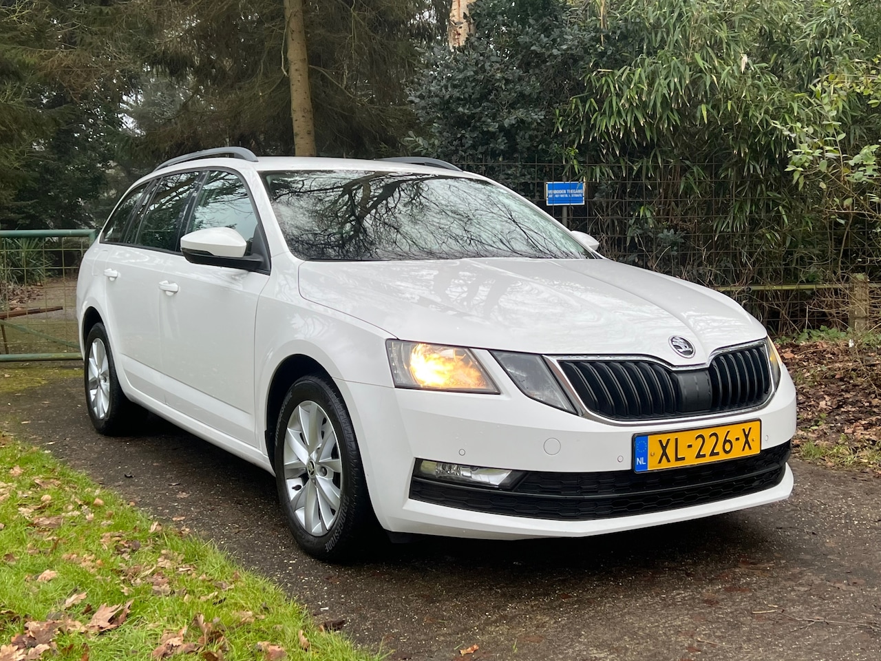 Skoda Octavia Combi - 1.0 TSI Greentech Ambition Business | DSG + Navi + Cruise Nu € 10.950,-!!! - AutoWereld.nl