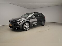 BMW X1 - xDrive25e | M-Sportpakket | LED | Leder | HUD | Active cruise | Trekhaak | Schuifdak | Spo