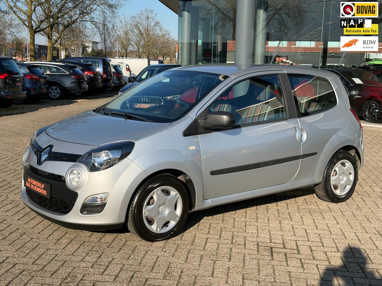 Renault Twingo - 1.2 16V Parisienne 1.2 16V Parisienne, Airco, BNluetooth, Radio/ multi media, etc. - AutoWereld.nl