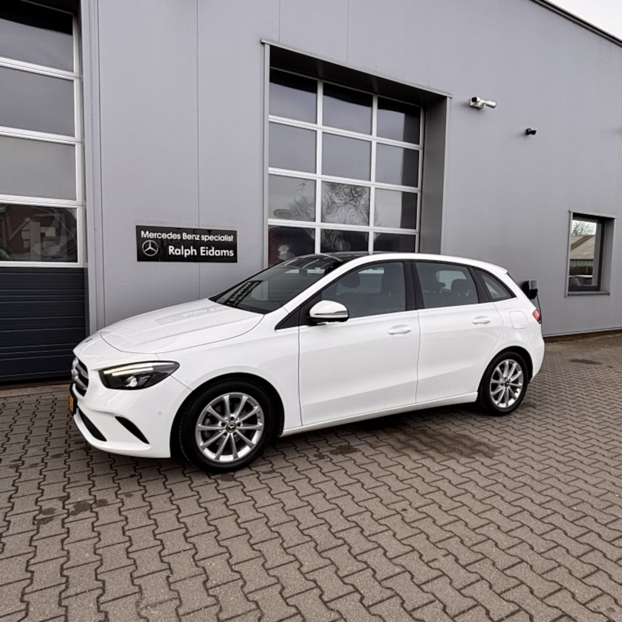 Mercedes-Benz B-klasse - *pano, camera* 180 Bus. Sol. Plus - AutoWereld.nl