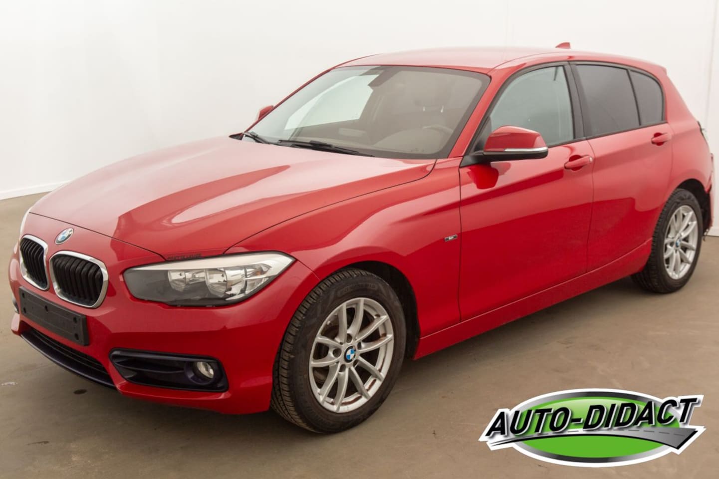 BMW 1-serie - 118i Clima Leder - AutoWereld.nl