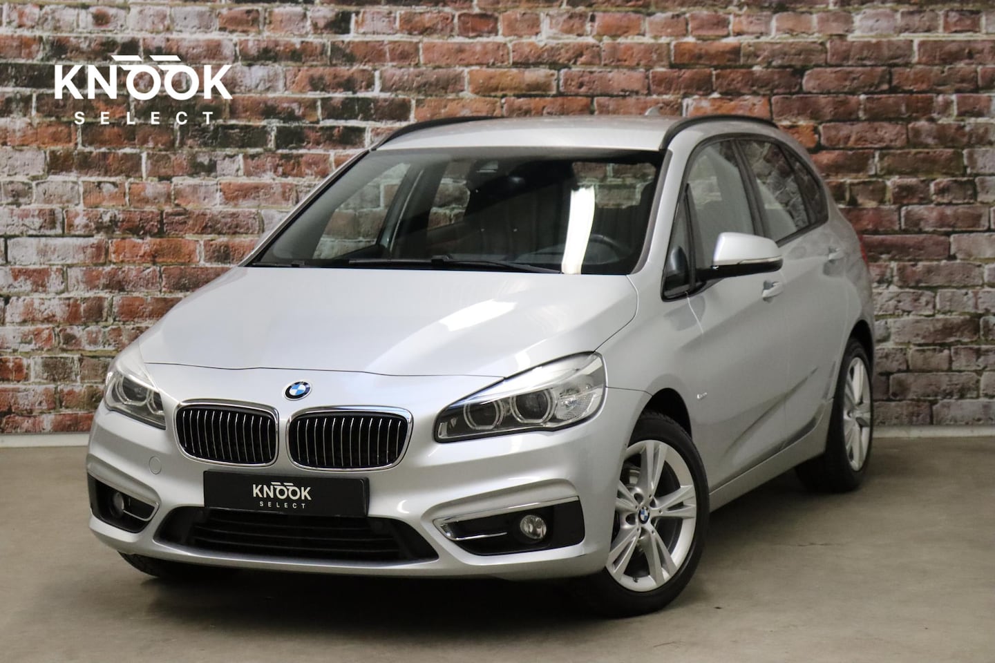 BMW 2-serie Active Tourer - 218i High Executive Luxury Line Automaat / Navigatiesysteem Plus / Driving Assistant / Ach - AutoWereld.nl