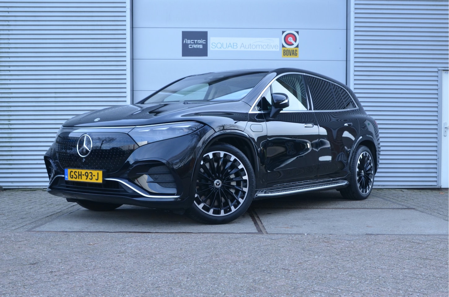 Mercedes-Benz EQS SUV - 580 4MATIC AMG Line 7p 108 kWh Burmester, infotainmentsysteem achter, incl. BTW - AutoWereld.nl