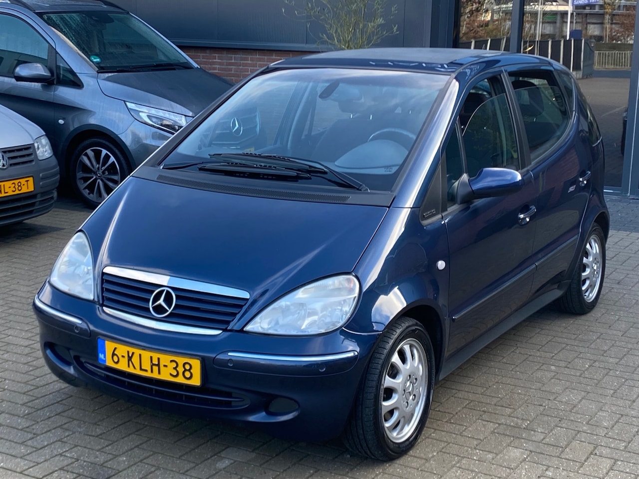 Mercedes-Benz A-klasse - 160 Elegance Lang AUTOMAAT 5 DEURS NIEUWSTAAT CRUISE PDC AIRCO SCHUIFDAK - AutoWereld.nl