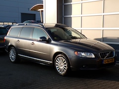 Volvo V70 - 2.4 D5 Kinetic|Dakje|Xenon|Leder|Memory|PDC|Clima