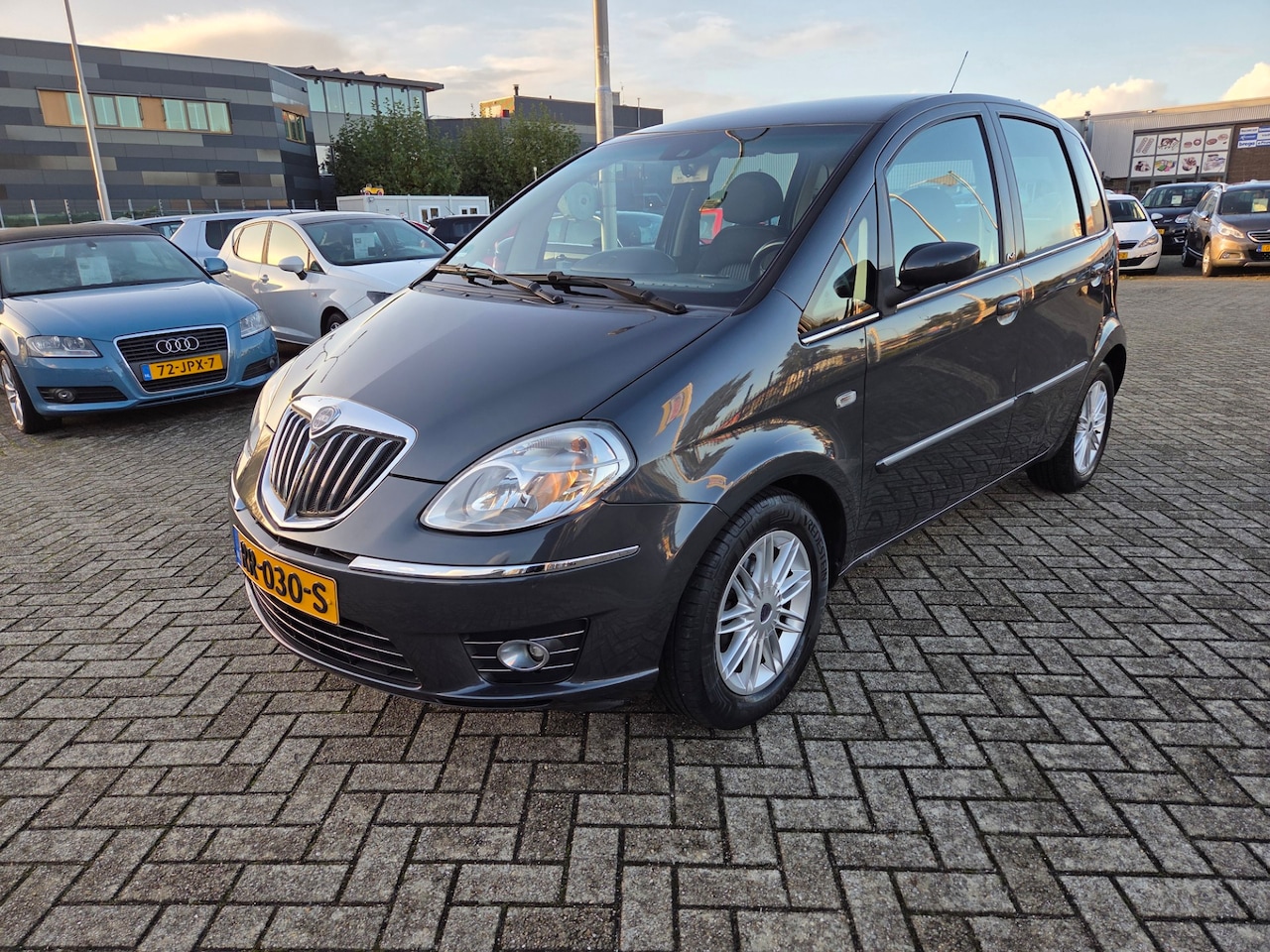 Lancia Musa - 1.4-16V Oro/ DEALER ONDERHOUD - AutoWereld.nl