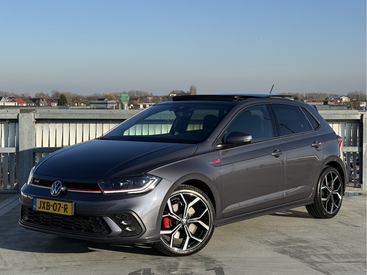 Volkswagen Polo - 2.0 TSI GTI | Pano | IQ | Beats | 18" | Camera - AutoWereld.nl