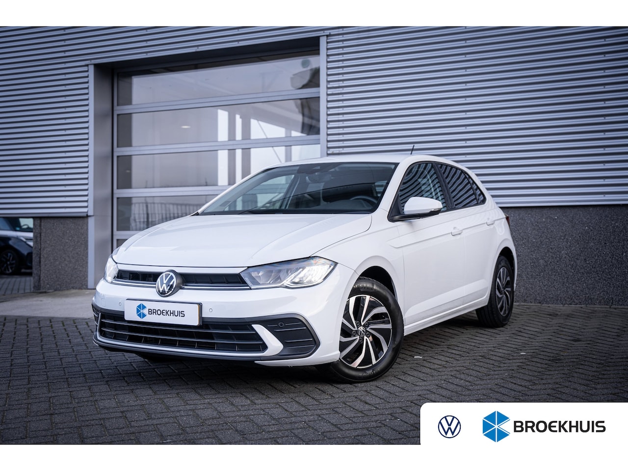 Volkswagen Polo - 1.0 TSI Life | Airco | DAB ontvanger | Extra getint glas - AutoWereld.nl