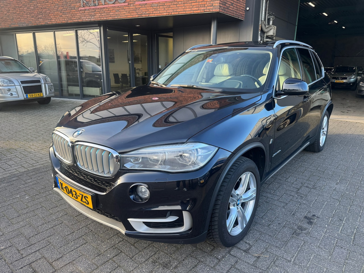 BMW X5 - XDrive40e iPerf PANO COMFORT 360 TREKHAAK H&K HUD NIGHTVISION VOL!! - AutoWereld.nl