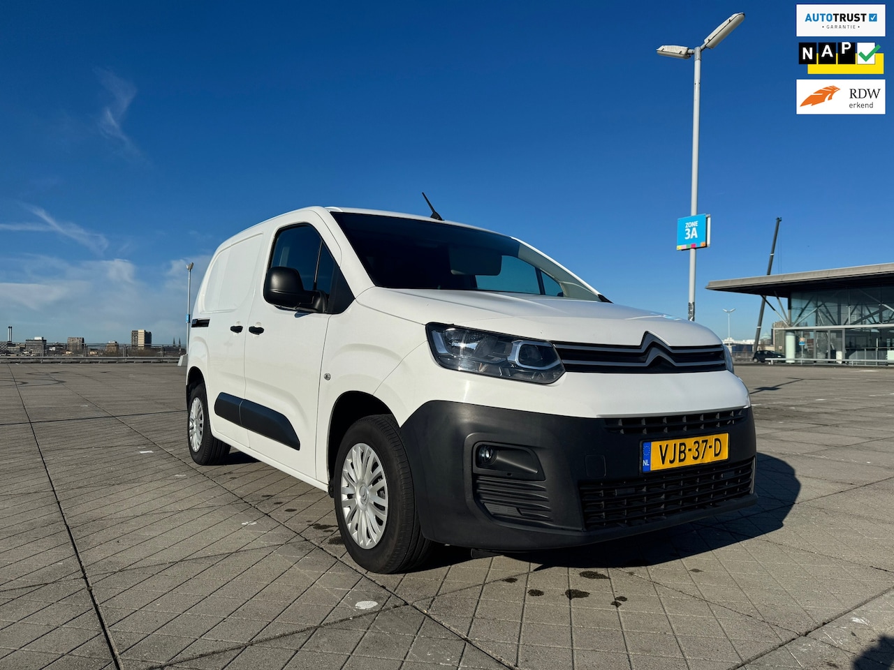 Citroën Berlingo - 1.5 BlueHDI Club CRUISE AIRCO CARPLAY NAP - AutoWereld.nl