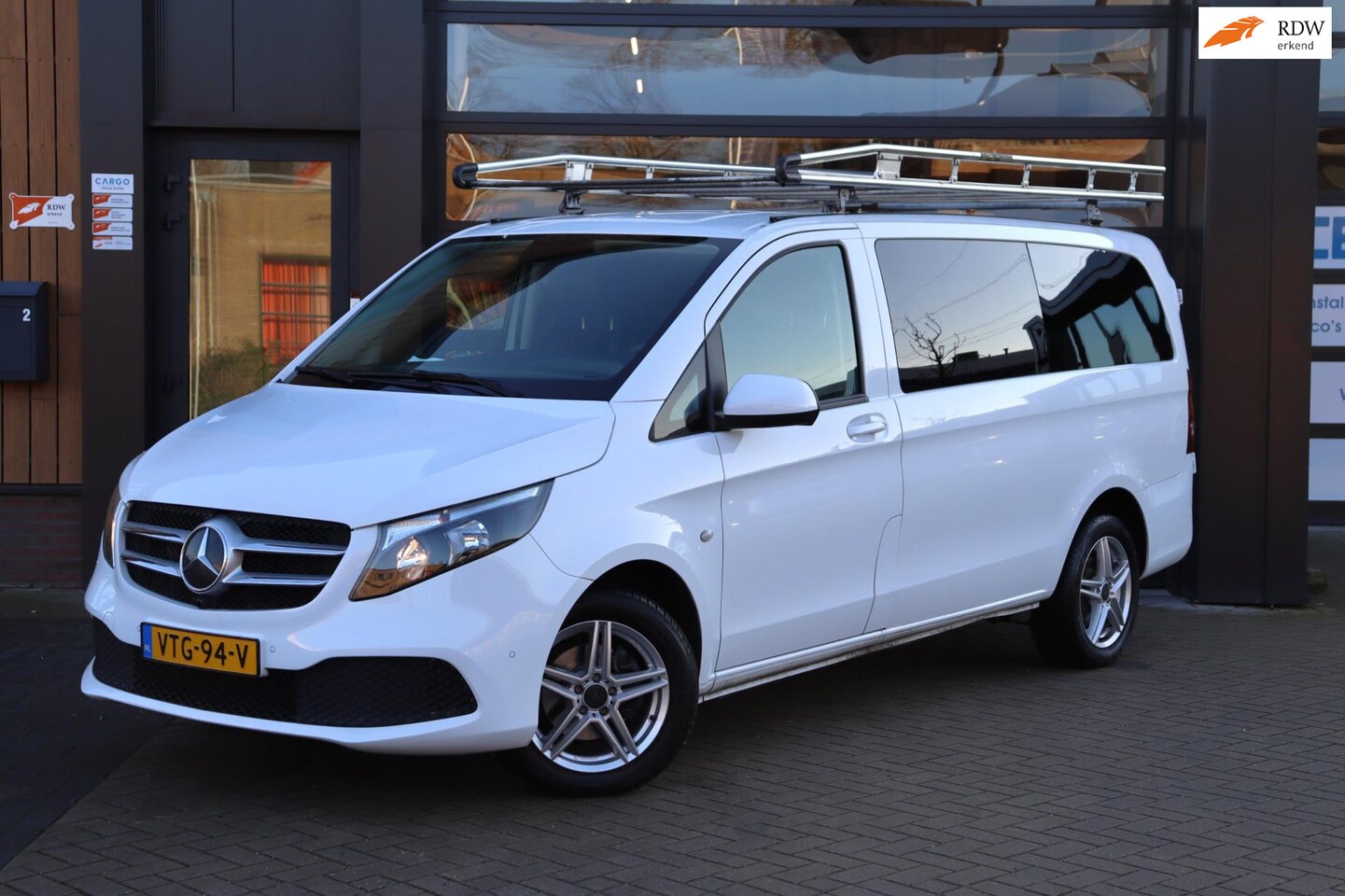 Mercedes-Benz Vito - 116 CDI Lang | Eerste Eigenaar | 163 PK | Automaat | Cruise | Navi | Airco | Sensoren | Tr - AutoWereld.nl