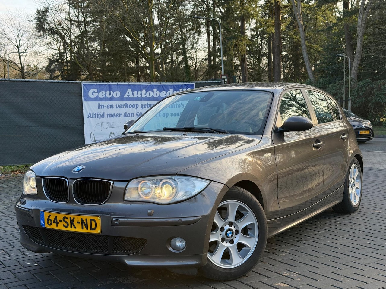 BMW 1-serie - 120i Business Line/Airco/Cruise/PDC/LMV/5Drs - AutoWereld.nl
