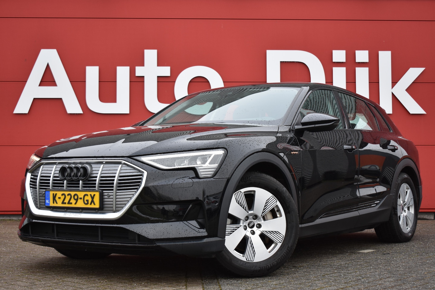 Audi e-tron - 55 quattro edition 95 kWh LED | Virtual Cockpit | Navi | Trekhaak | DAB | Luchtvering | Cl - AutoWereld.nl