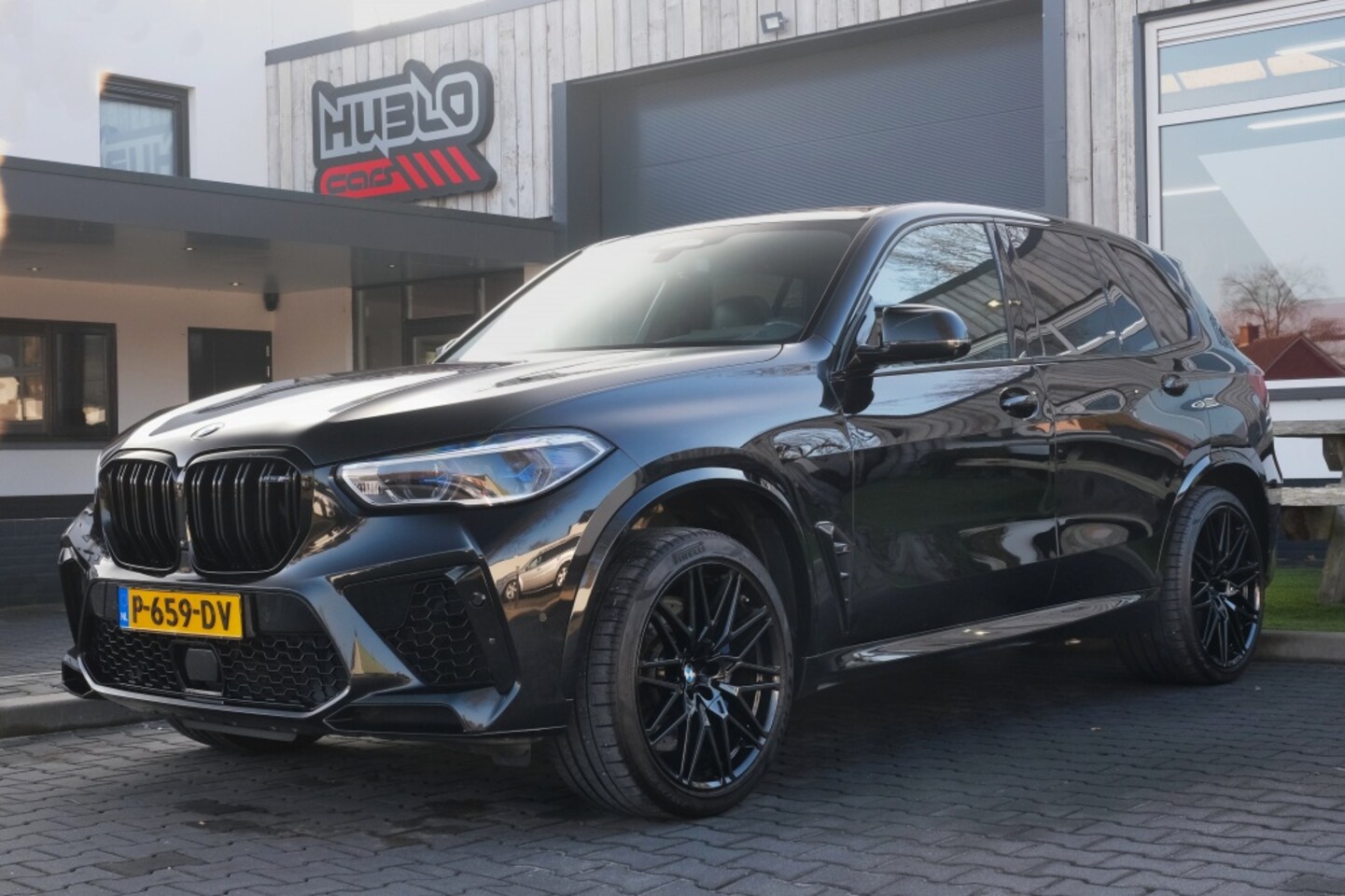 BMW X5M - M Competition Pano, Kuipstoelen, Trekhaak - AutoWereld.nl