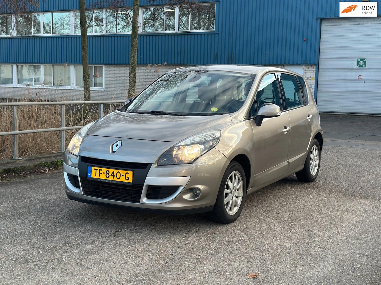 Renault Scénic - 1.4 TCE Dynamique NAVI! PDC! Clima! LM velgen! APK! - AutoWereld.nl