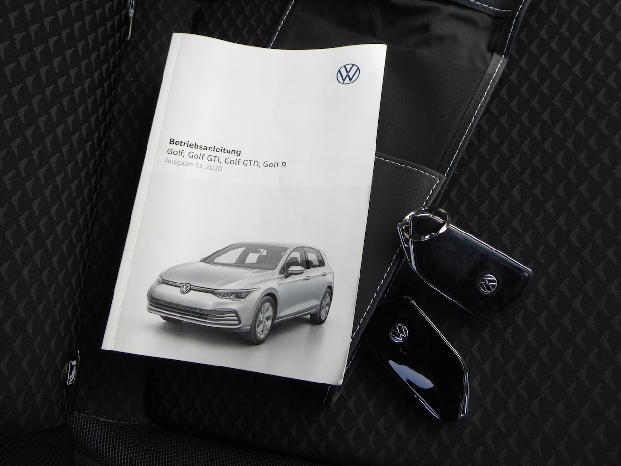 Volkswagen Golf - 1.0 TSI Life 1.0 TSI Life, 2021 NAVI, CLIMA,  DIGI DASH, APPLE CARPL, STOEL EN STUURVERW. - AutoWereld.nl