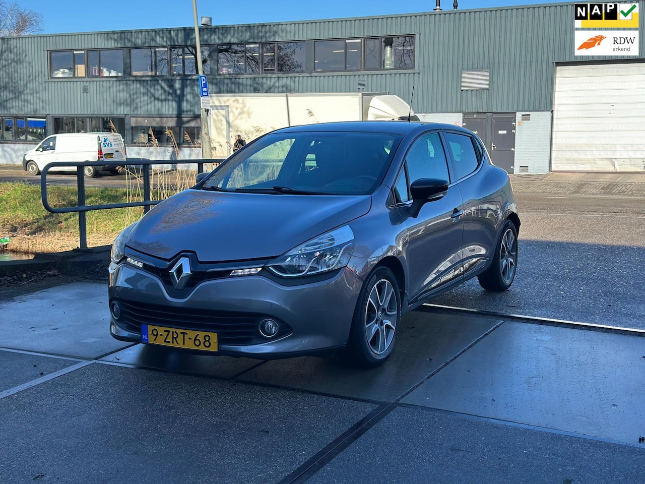 Renault Clio - 0.9 TCe ECO Night&Day Navi! PDC! LM velgen! NAP! APK! - AutoWereld.nl