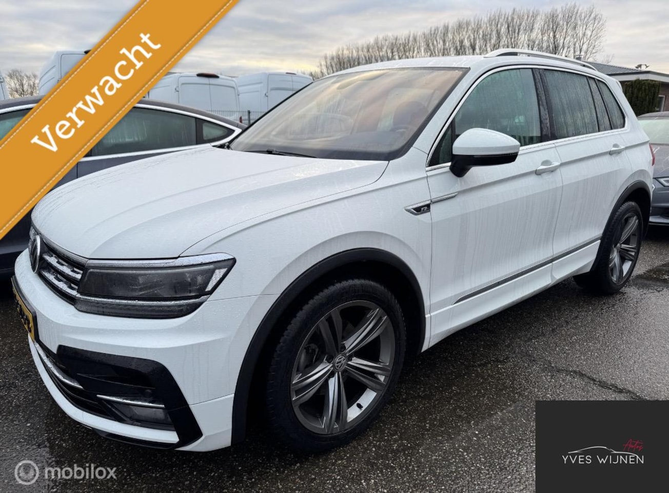 Volkswagen Tiguan - 1.4 TSI R-line LED PANO DIGIDASH CARPLAY - AutoWereld.nl