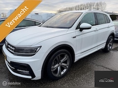 Volkswagen Tiguan - 1.4 TSI R-line LED PANO DIGIDASH CARPLAY