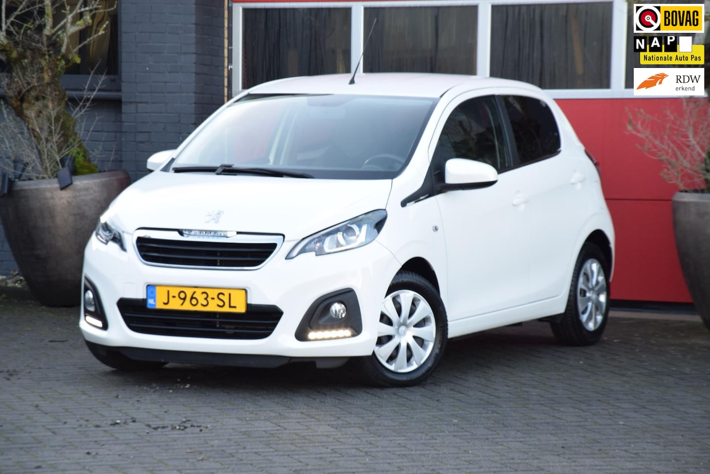 Peugeot 108 - 1.0 e-VTi Active 2020 Airco 5 Deurs Bluetooth Getint glas - AutoWereld.nl