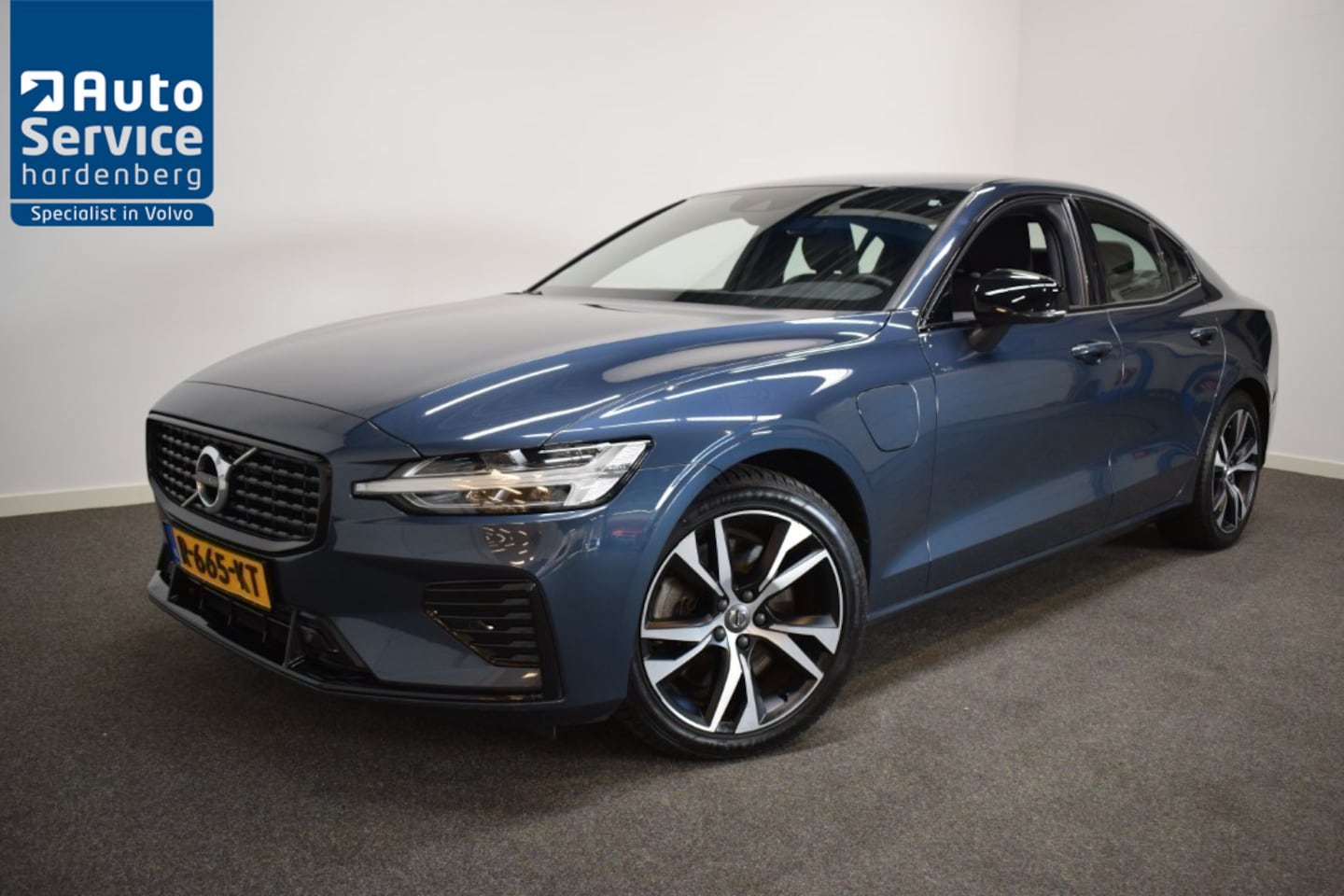 Volvo S60 - 2.0 Recharge T6 399pk AWD Core 69km elek./ Trekhaak 2000kg/ Adapt. Cruise/ Auto Pilot/ Sto - AutoWereld.nl