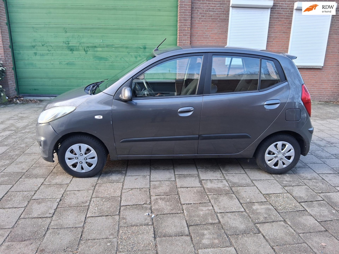Hyundai i10 - 1.0 i-Drive Nieuwe Koppeling 1 jaar apk !! - AutoWereld.nl