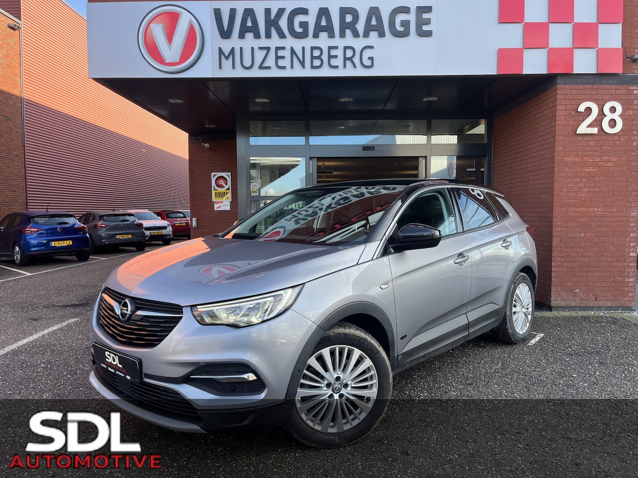 Opel Grandland X - 1.6 Turbo Hybrid Innovation // FULL LED // KEYLESS // DODEHOEK // ELEK. KLEP // CAMERA+SEN - AutoWereld.nl