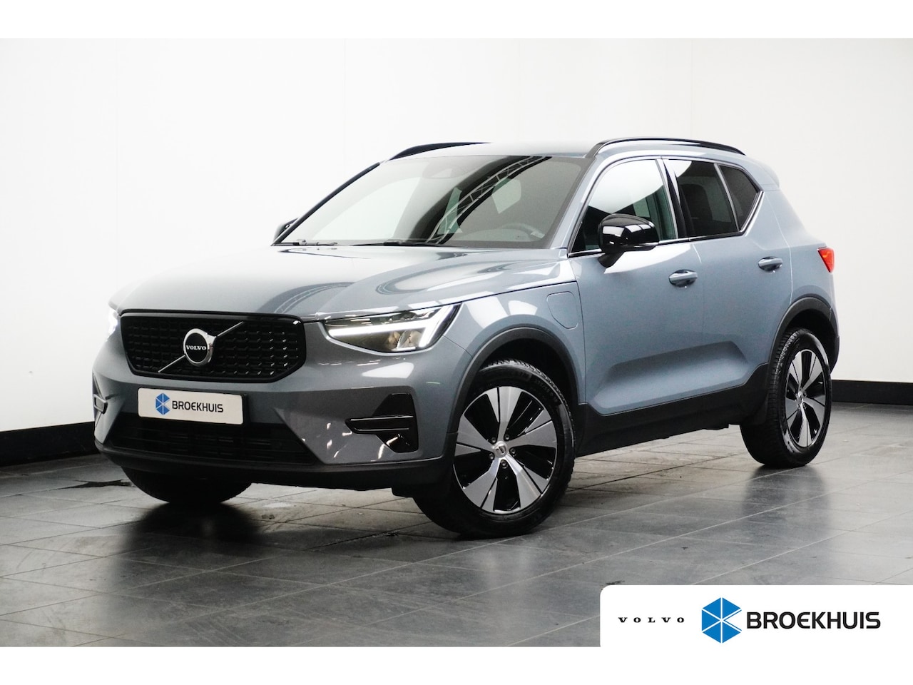 Volvo XC40 - T4 Recharge Plus Dark Harman/Kardon | Elek Stoel | Camera | Trekhaak | Stoel- & Stuurverwa - AutoWereld.nl