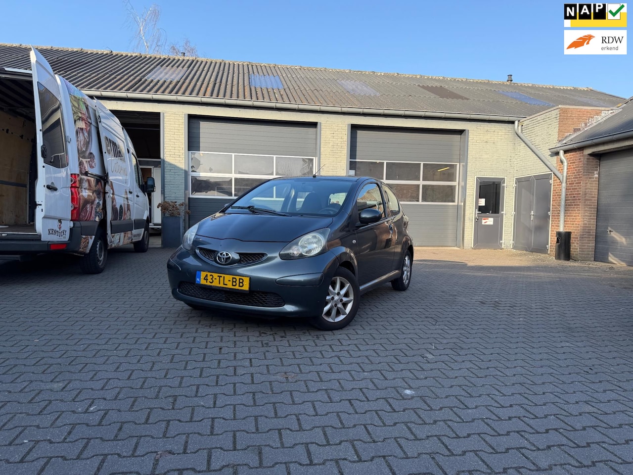 Toyota Aygo - 1.0-12V +|NAP|Airco|lichtmetaal|geleverd met nieuwe APK - AutoWereld.nl