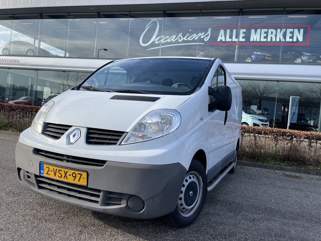 Renault Trafic - 2.0 dCi T27 L1H1 Eco Airco - Cruise control - Parkeersensor achter - Trekhaak - Zijschuifd - AutoWereld.nl