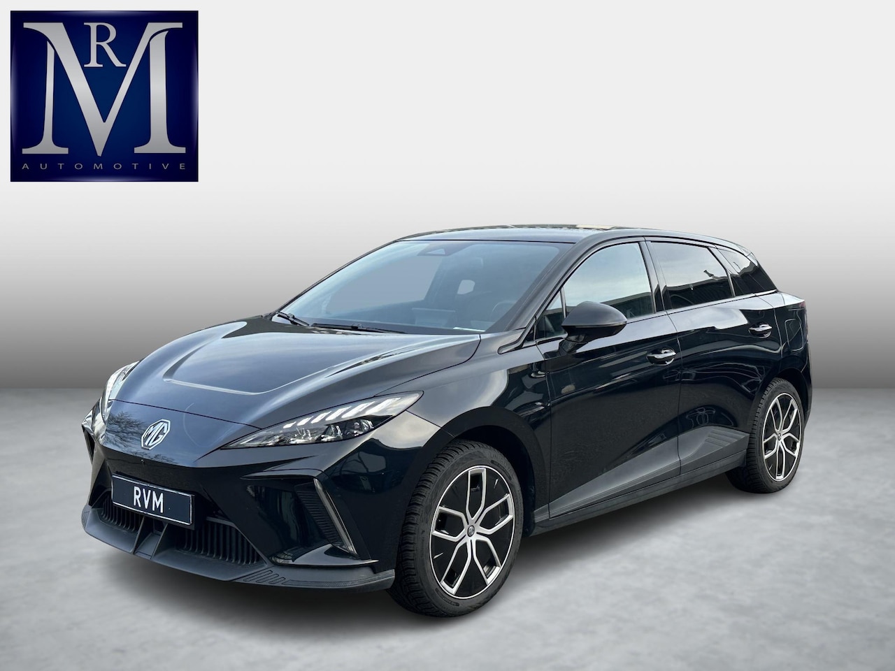MG MG4 - 64 kWh Luxury LONG RANGE | SOH 97%|18.000KM! | DEALER ONDERHOUDEN| 7 JAAR GARANTIE BIJ MG| - AutoWereld.nl