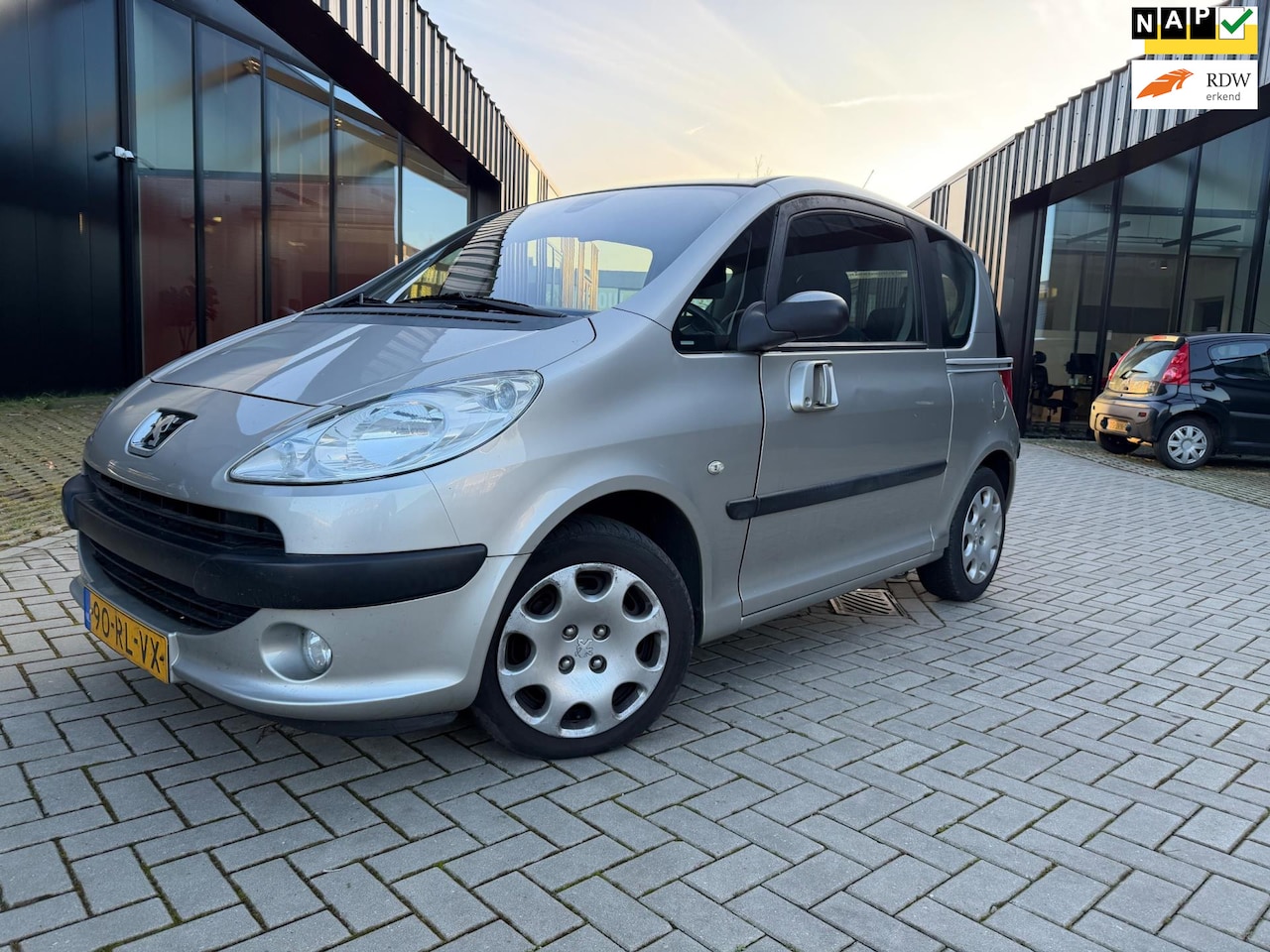 Peugeot 1007 - 1.6-16V Gentry Automaat Airco Nwe APK NL Auto NAP - AutoWereld.nl
