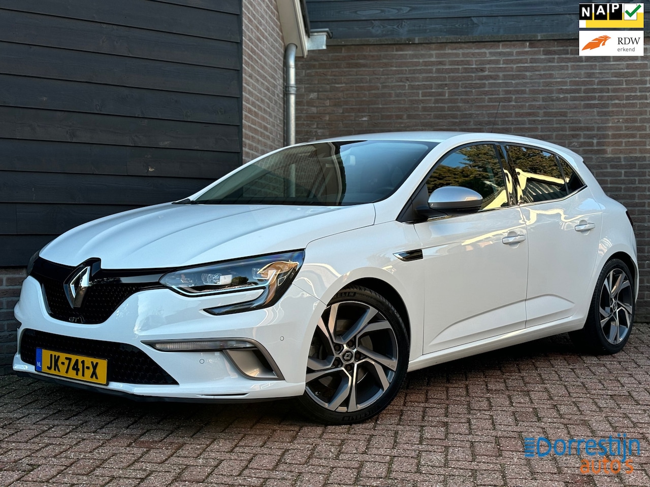 Renault Mégane - 1.6 TCe GT | Automaat | 4Control | 205pk | Camera | Led | Cruise | Trekhaak - AutoWereld.nl