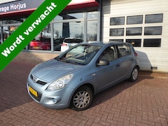 Hyundai i20 - 1.2i Business Edition AIRCO, CPV+AFST.BED, EL RMN, RADIO-CD