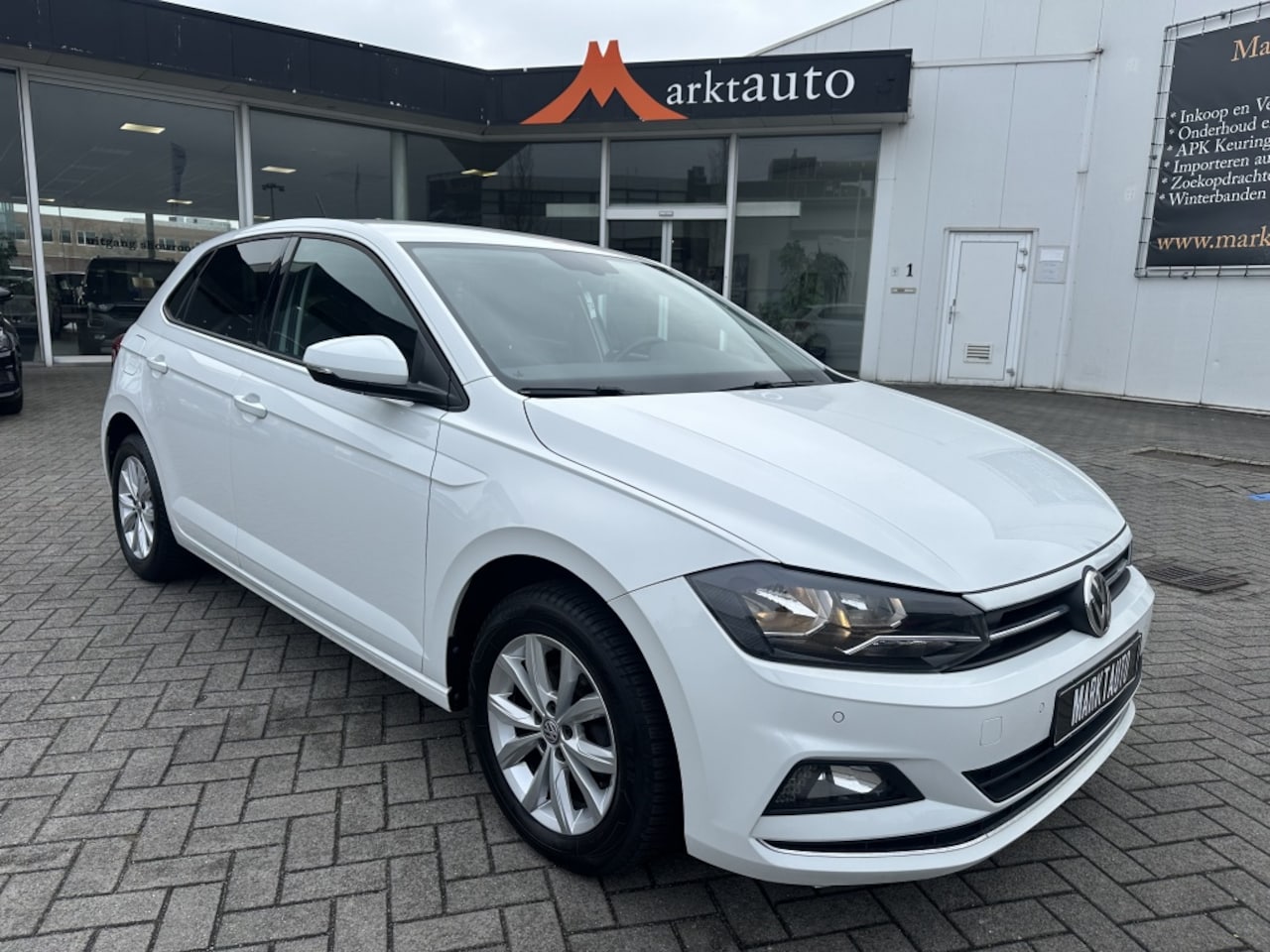 Volkswagen Polo - VI Highline Navi Cruise Led Stoelverwarming - AutoWereld.nl