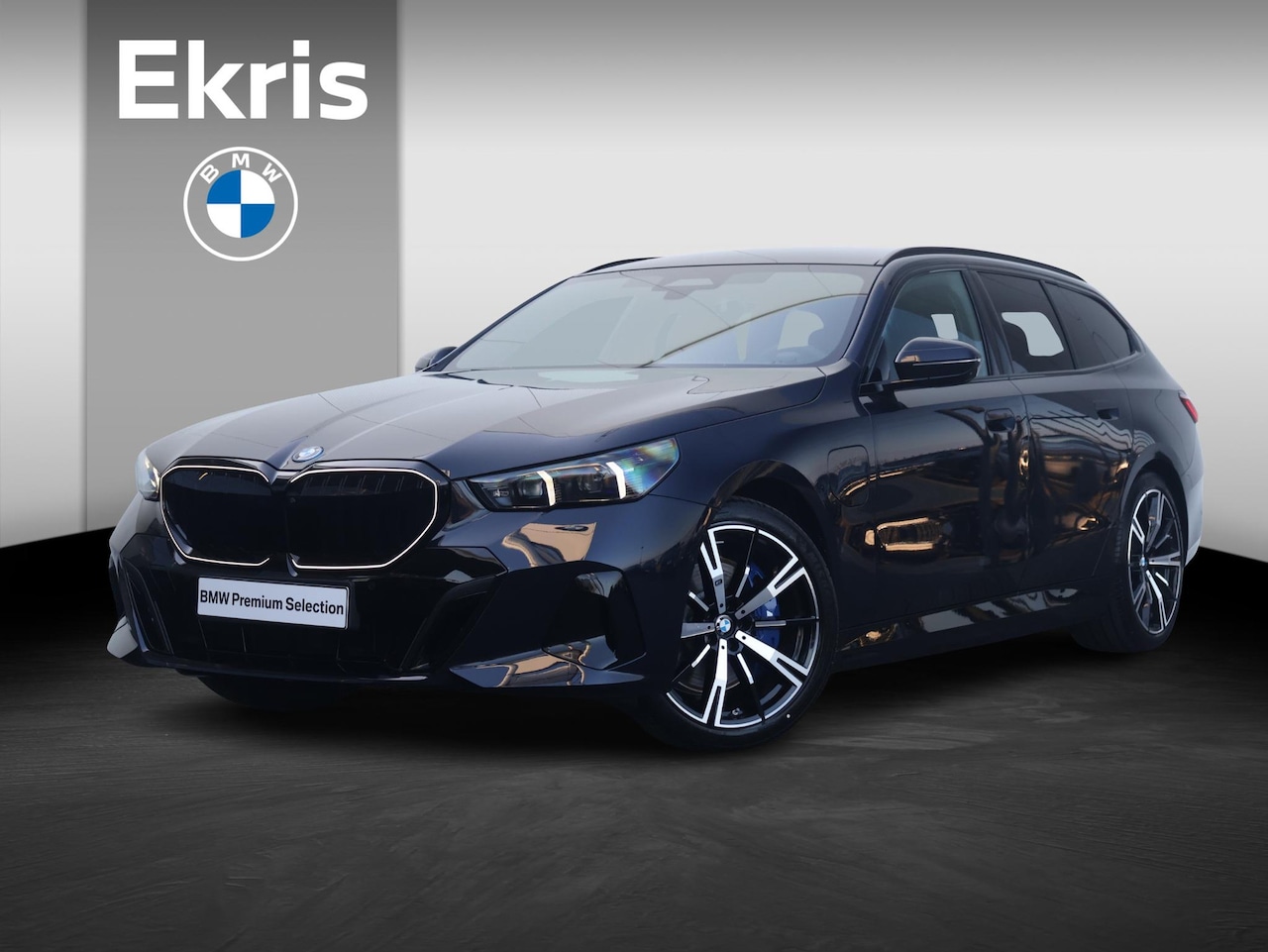 BMW 5-serie Touring - 550e xDrive | M Sportpakket Pro | Innovation Pack | Travel Packj | Comfort Pack - AutoWereld.nl