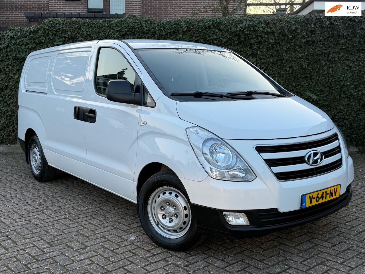 Hyundai H 300 - 2.5 CRDi | Airco | 3 Zits | Trekhaak - AutoWereld.nl