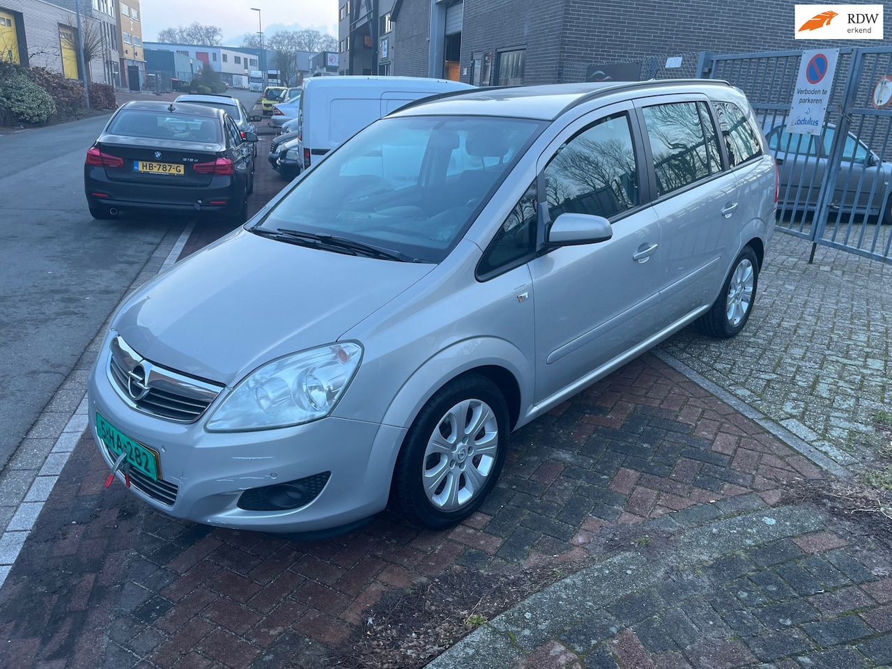 Opel Zafira - 1.8 Temptation! Parksensor! Trekhaak! Boekjes! - AutoWereld.nl