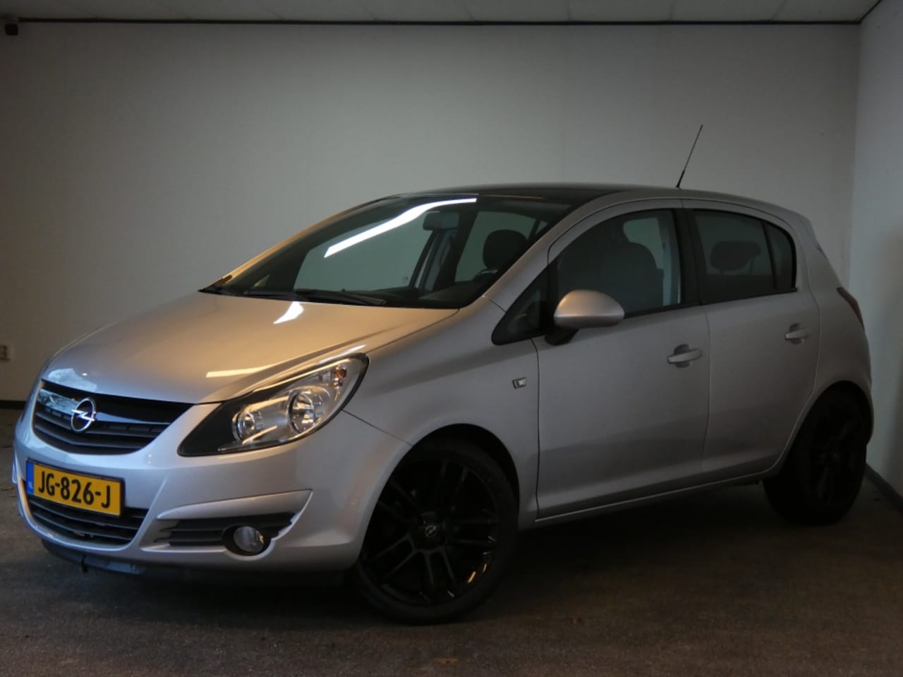 Opel Corsa - 1.4-16V Edition Nwe APK airco - AutoWereld.nl