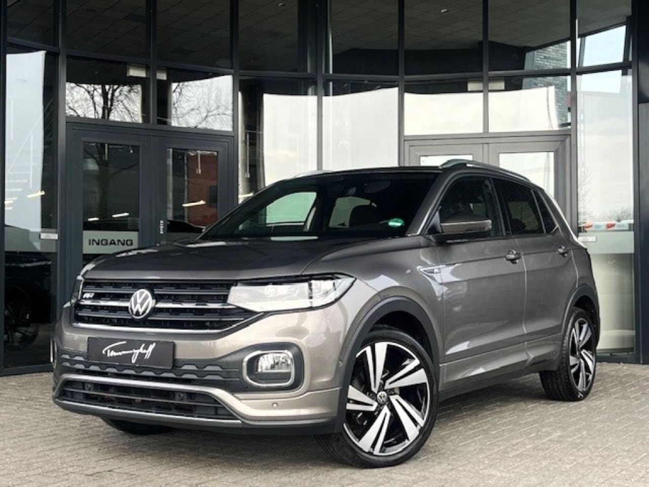 Volkswagen T-Cross - 1.5 TSI R-LINE - VIRTU - 18 INCH - AutoWereld.nl
