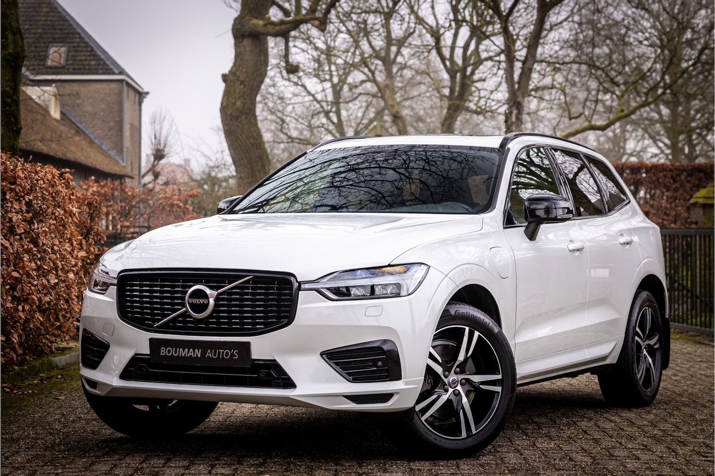 Volvo XC60 - 2.0 Recharge T8 AWD R-Design Parelmoer Harman Kardon Memory Camera - AutoWereld.nl