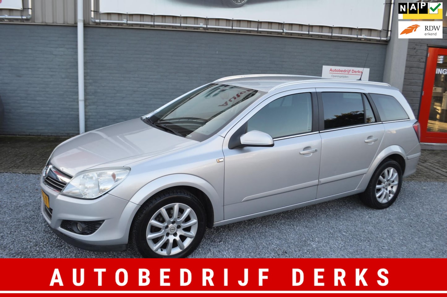 Opel Astra Wagon - 1.6 Temptation Airco Navi Trekhaak Stuurbekrachtiging - AutoWereld.nl